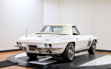Chevrolet-Corvette-1966-Convertible-10