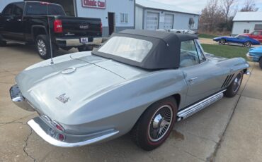 Chevrolet-Corvette-1966-Convertible-10