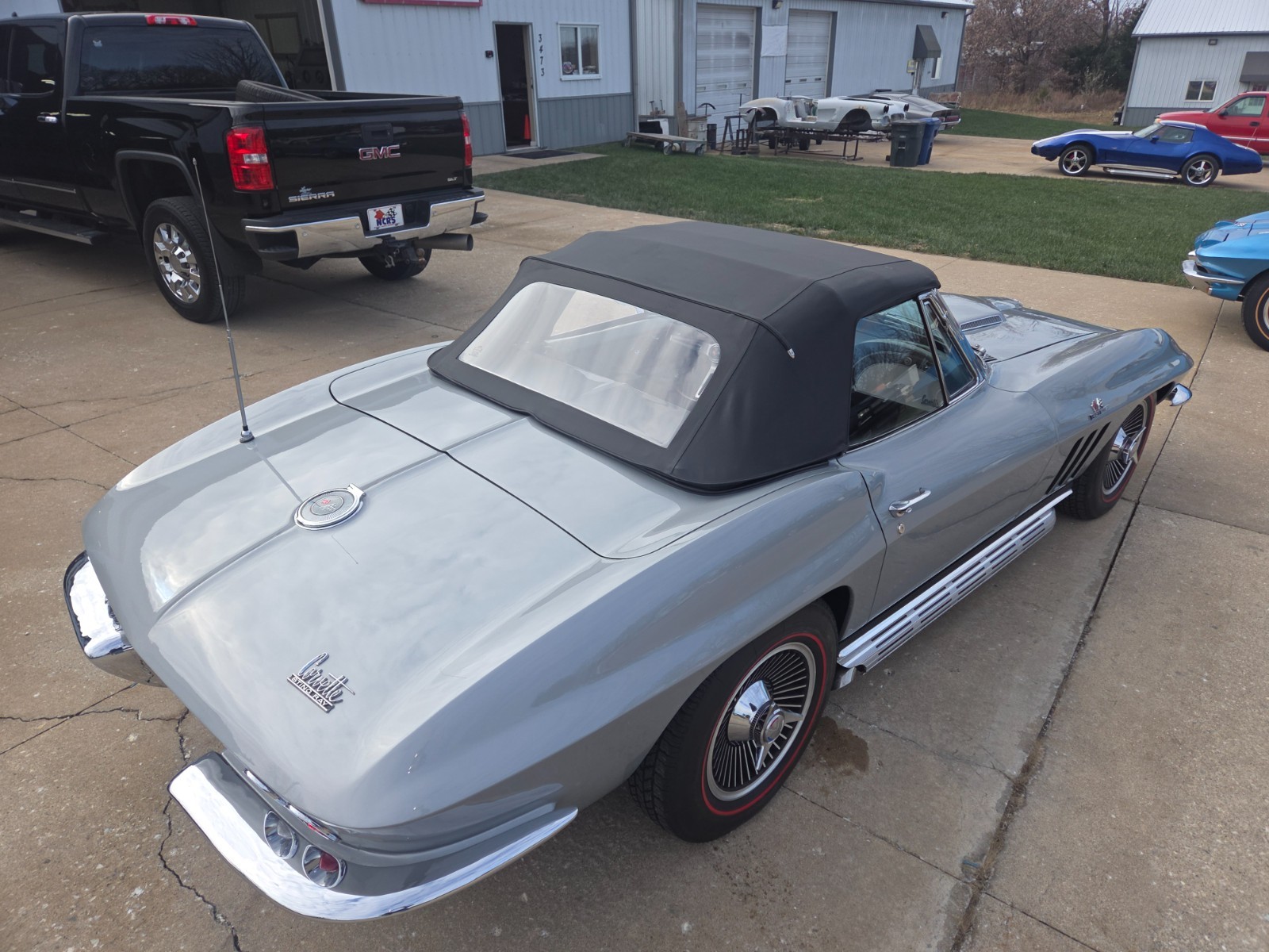 Chevrolet-Corvette-1966-Convertible-11