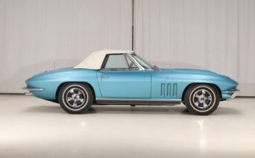 Chevrolet-Corvette-1966-Convertible-13
