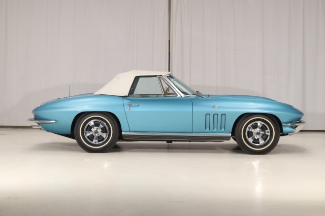 Chevrolet-Corvette-1966-Convertible-13