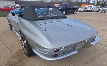 Chevrolet-Corvette-1966-Convertible-14