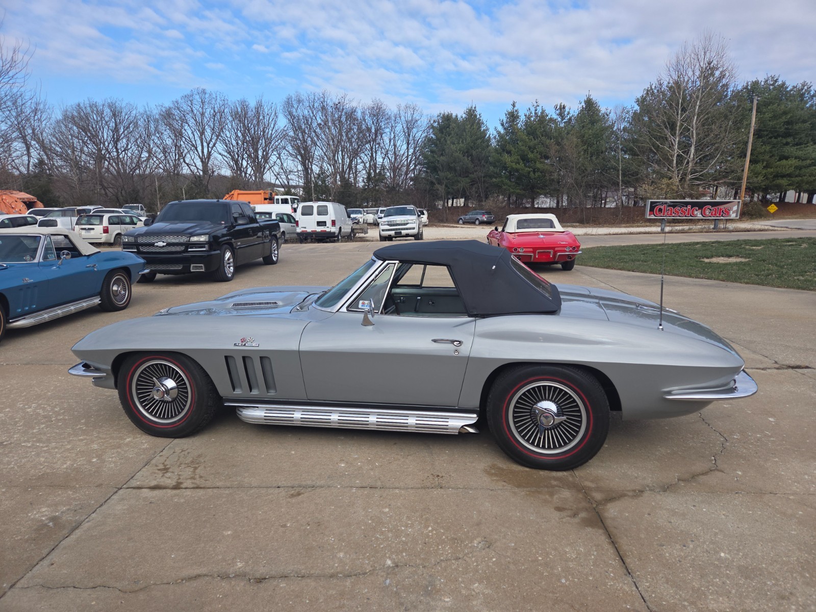 Chevrolet-Corvette-1966-Convertible-16