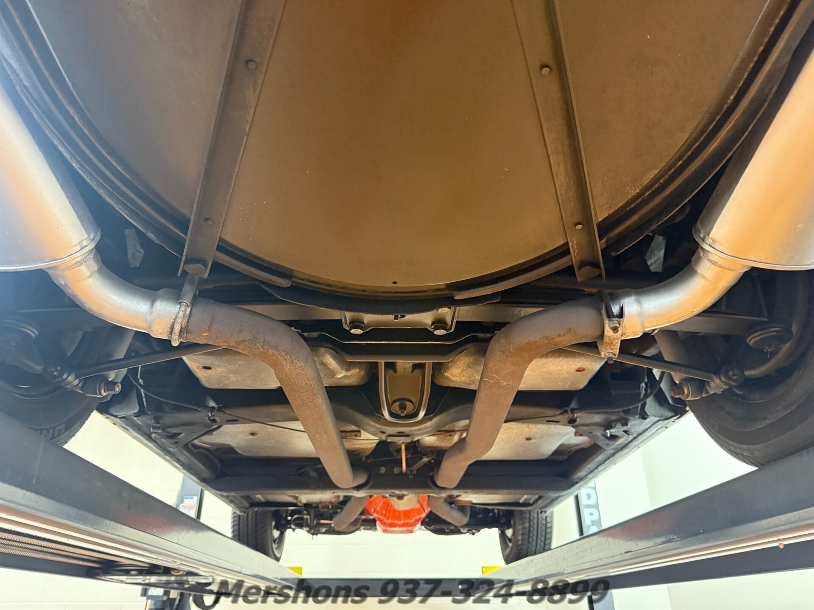 Chevrolet-Corvette-1966-Convertible-17