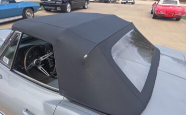 Chevrolet-Corvette-1966-Convertible-17