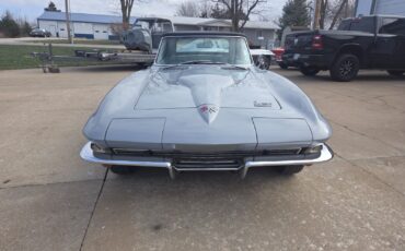 Chevrolet-Corvette-1966-Convertible-2