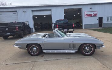 Chevrolet-Corvette-1966-Convertible-21
