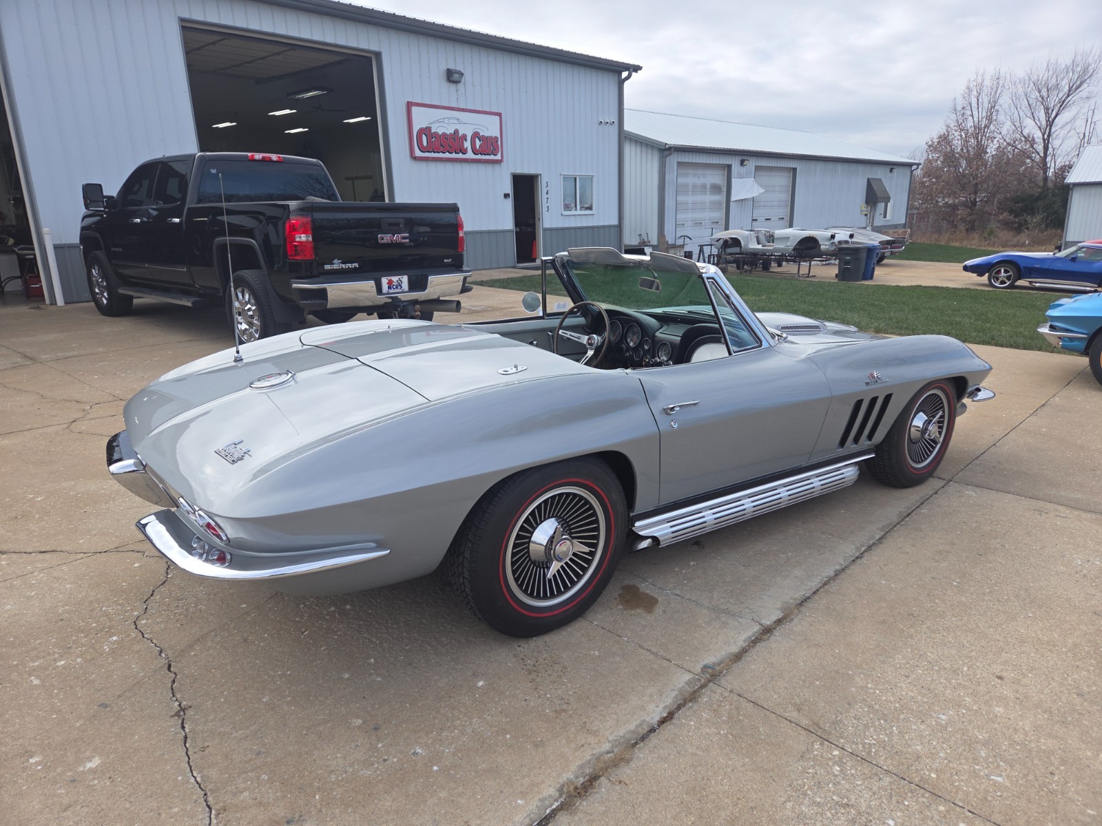 Chevrolet-Corvette-1966-Convertible-22