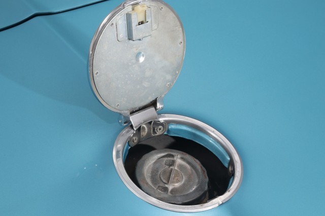 Chevrolet-Corvette-1966-Convertible-23