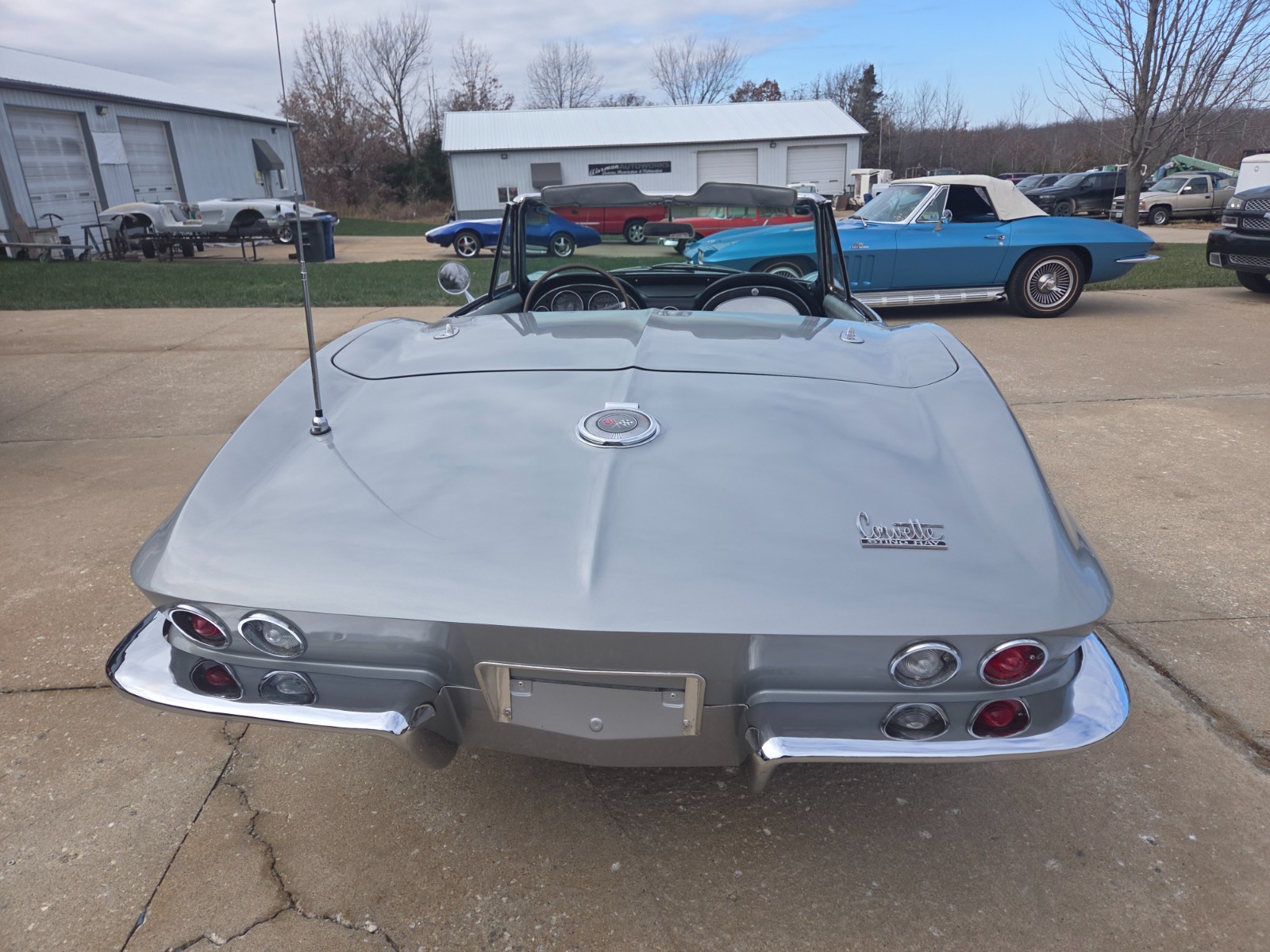 Chevrolet-Corvette-1966-Convertible-24