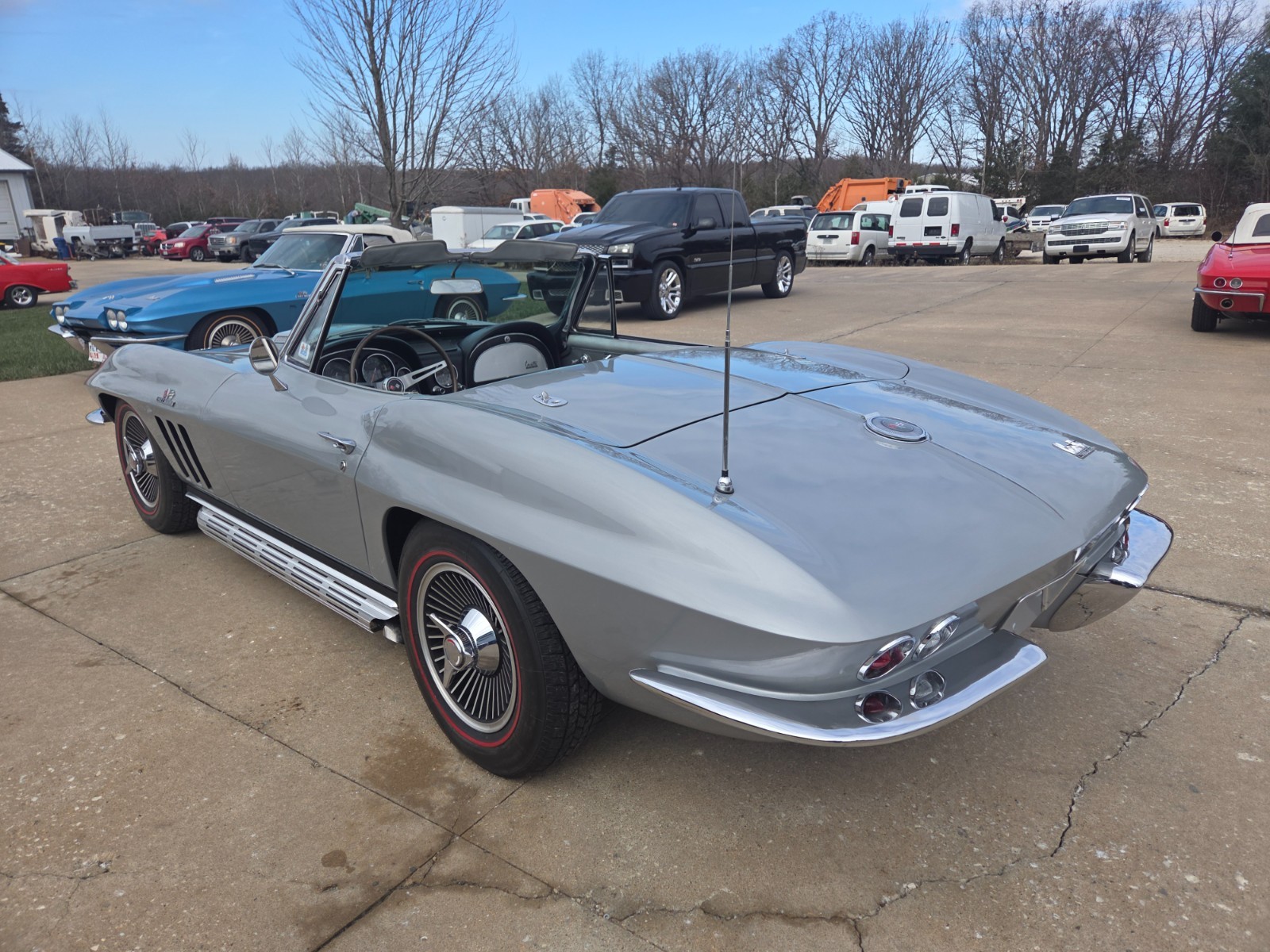 Chevrolet-Corvette-1966-Convertible-25