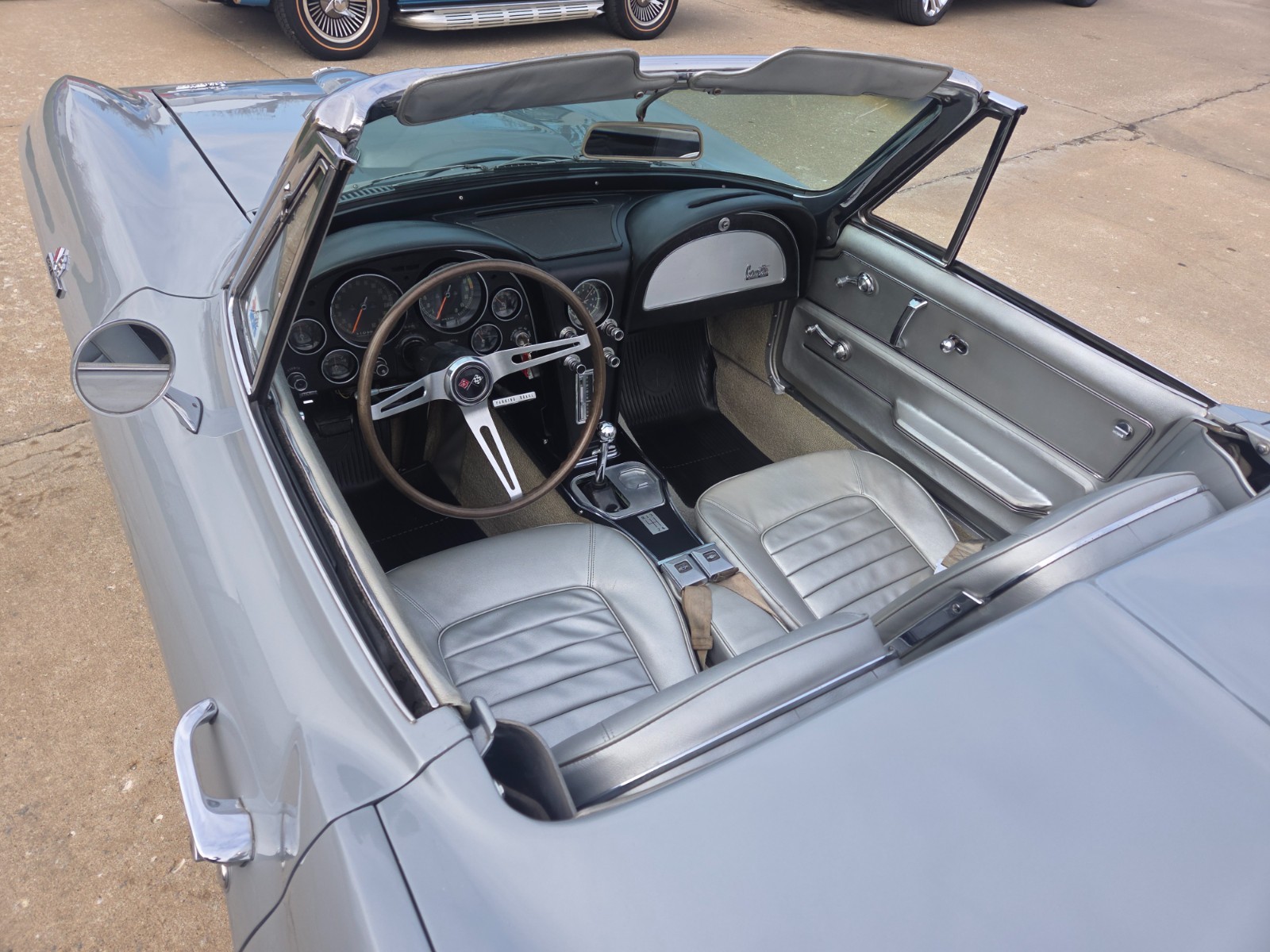 Chevrolet-Corvette-1966-Convertible-27