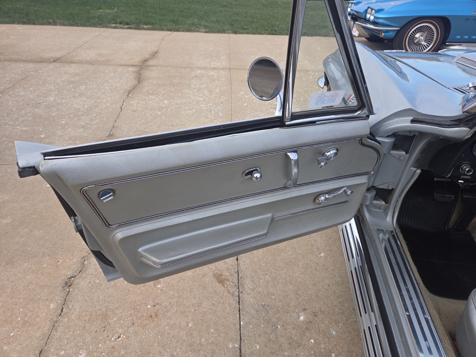 Chevrolet-Corvette-1966-Convertible-28