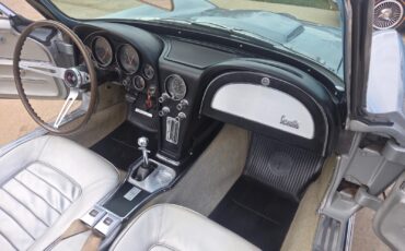 Chevrolet-Corvette-1966-Convertible-33