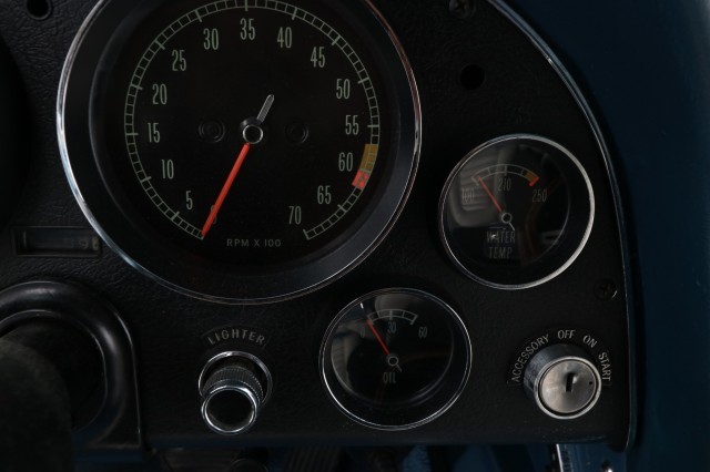 Chevrolet-Corvette-1966-Convertible-39