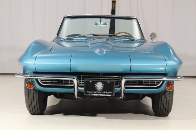 Chevrolet-Corvette-1966-Convertible-4