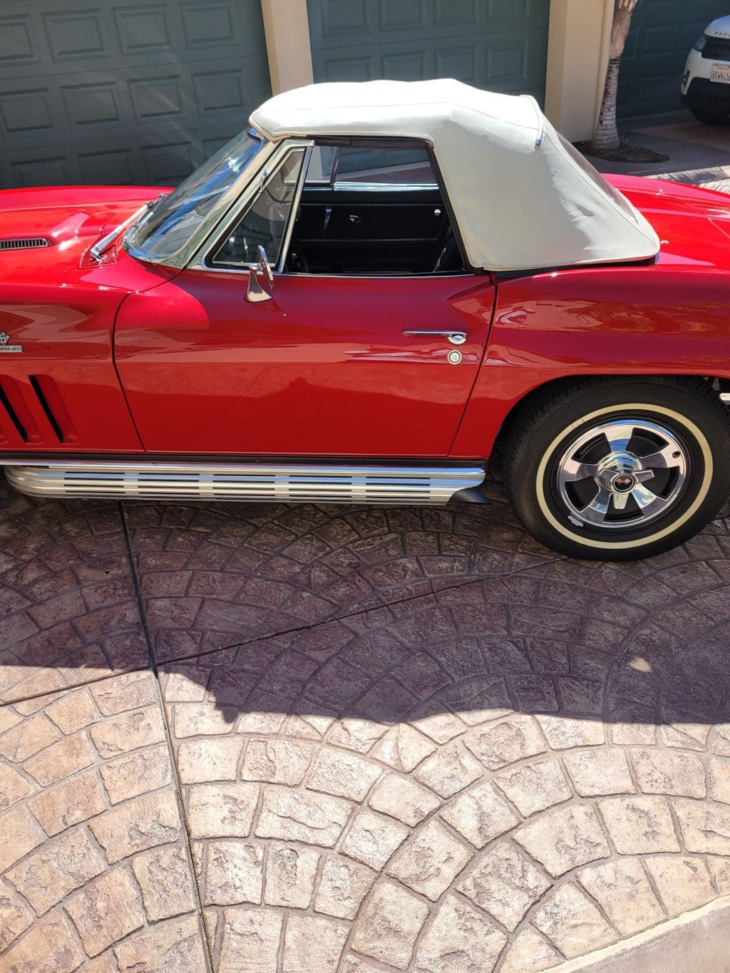 Chevrolet-Corvette-1966-Convertible-5