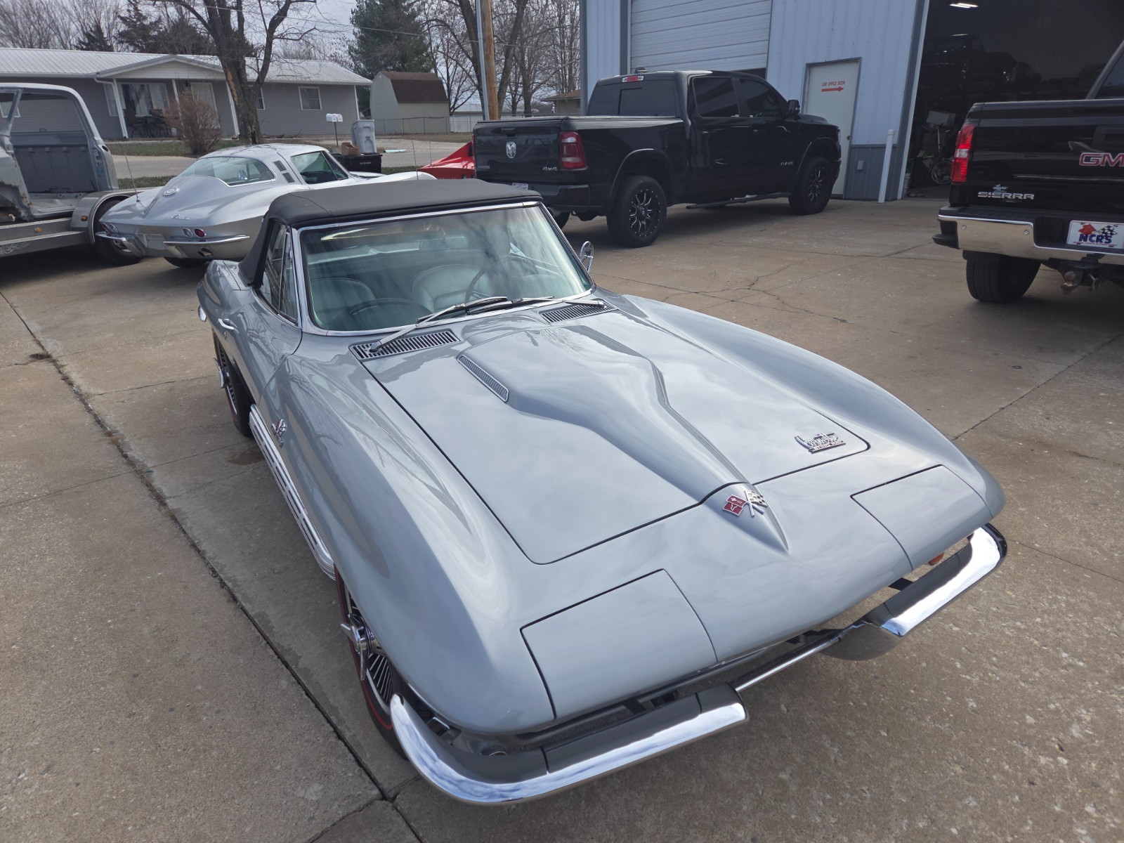 Chevrolet-Corvette-1966-Convertible-5