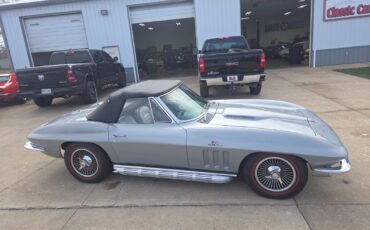Chevrolet-Corvette-1966-Convertible-8