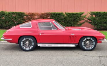 Chevrolet-Corvette-1966-Coupe-1