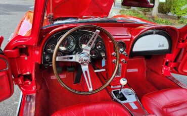 Chevrolet-Corvette-1966-Coupe-10