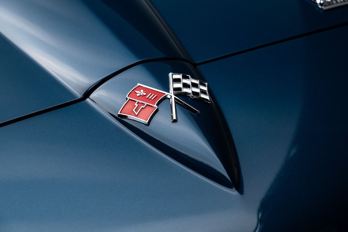 Chevrolet-Corvette-1966-Coupe-11