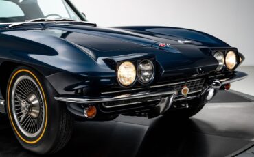 Chevrolet-Corvette-1966-Coupe-12