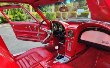Chevrolet-Corvette-1966-Coupe-13