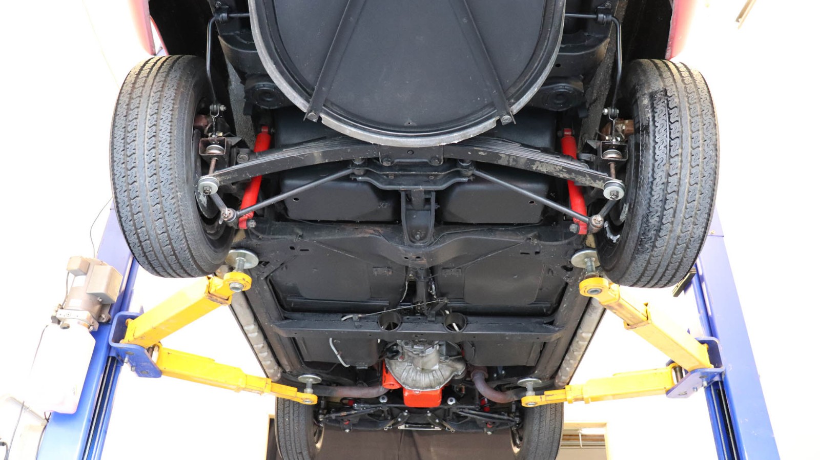 Chevrolet-Corvette-1966-Coupe-19