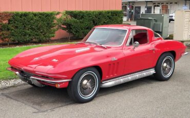 Chevrolet-Corvette-1966-Coupe-2