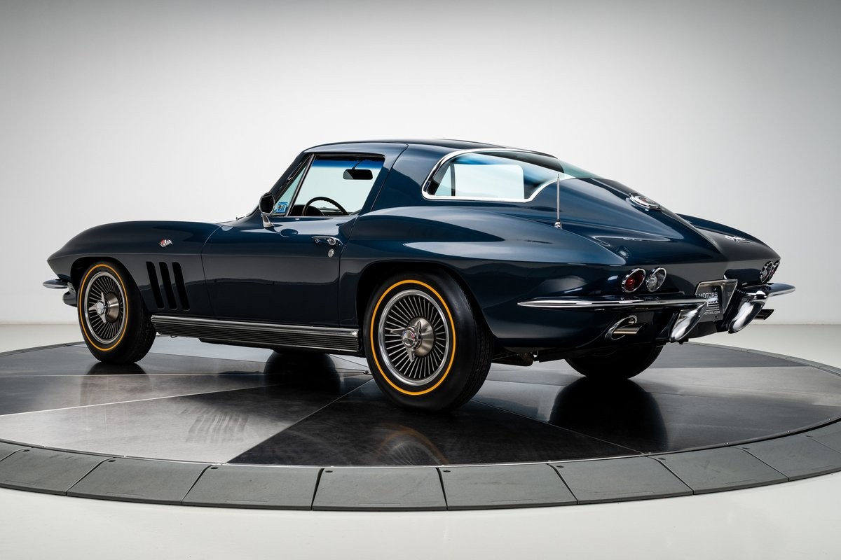 Chevrolet-Corvette-1966-Coupe-21
