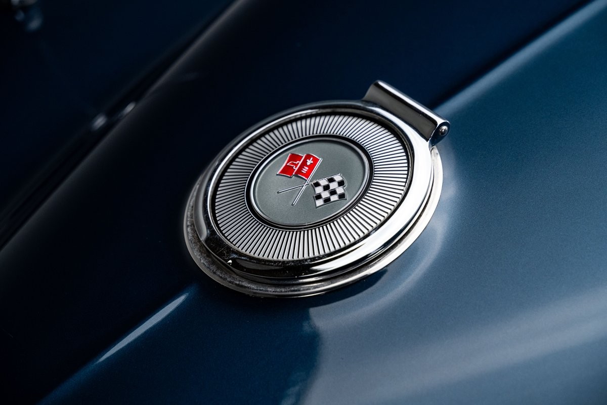 Chevrolet-Corvette-1966-Coupe-24