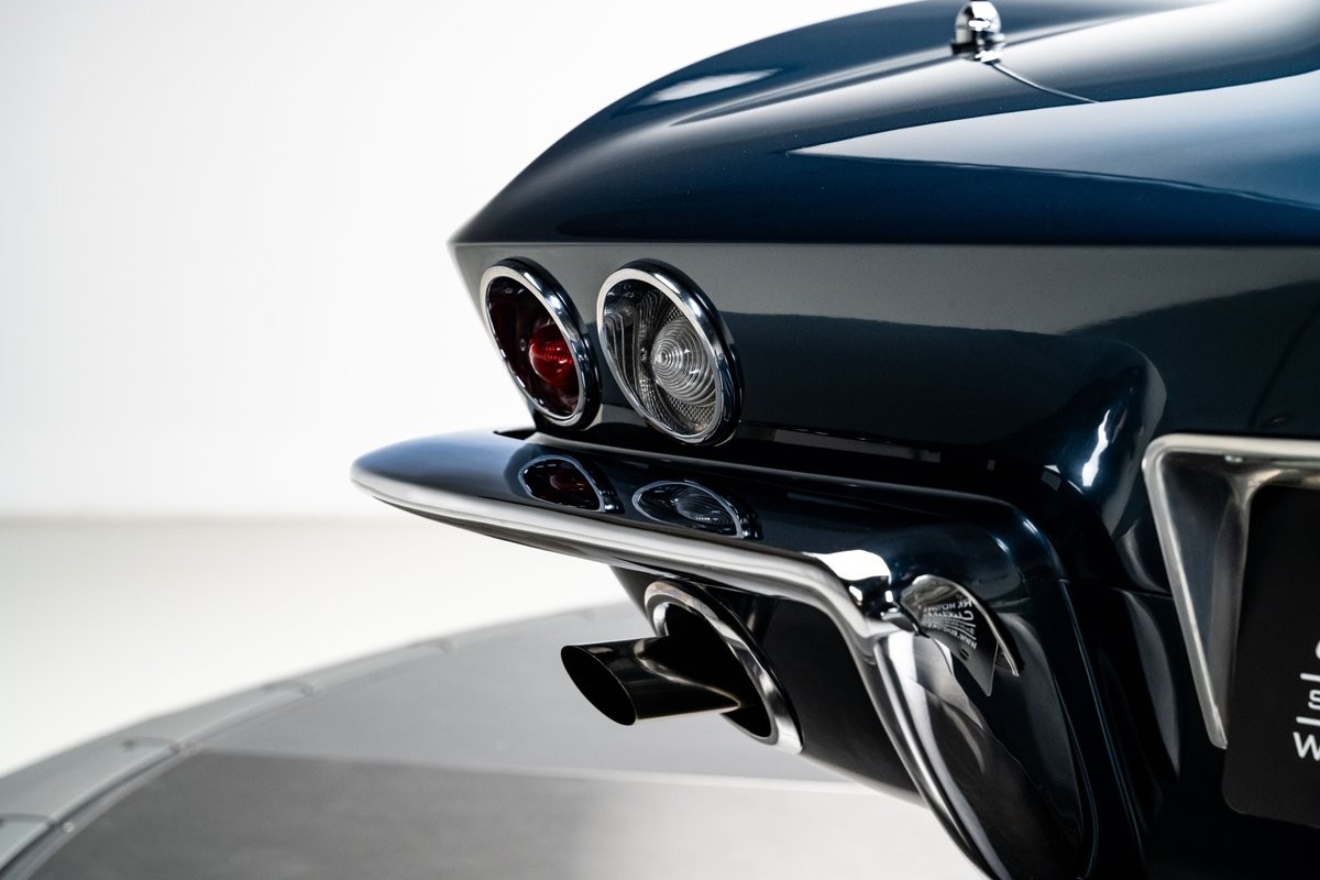 Chevrolet-Corvette-1966-Coupe-26