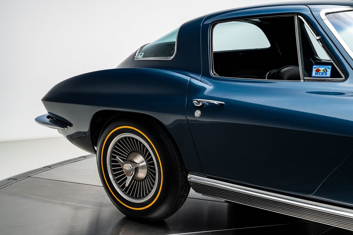 Chevrolet-Corvette-1966-Coupe-28
