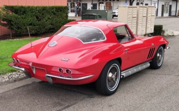 Chevrolet-Corvette-1966-Coupe-3
