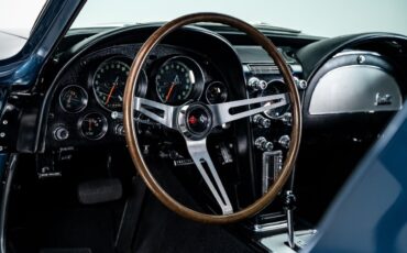 Chevrolet-Corvette-1966-Coupe-3