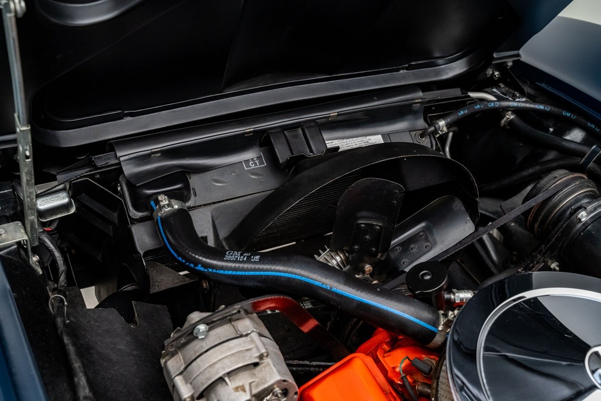 Chevrolet-Corvette-1966-Coupe-34