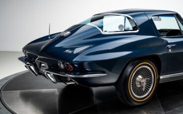 Chevrolet-Corvette-1966-Coupe-4