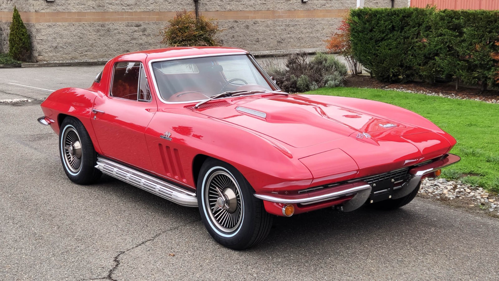 Chevrolet-Corvette-1966-Coupe-5