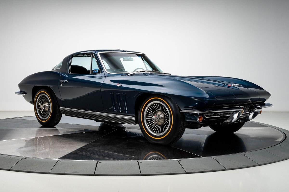 Chevrolet-Corvette-1966-Coupe-8