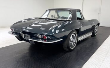 Chevrolet-Corvette-1966-Laguna-Blue-Metallic-Dark-Blue-1