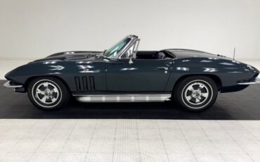 Chevrolet-Corvette-1966-Laguna-Blue-Metallic-Dark-Blue-11