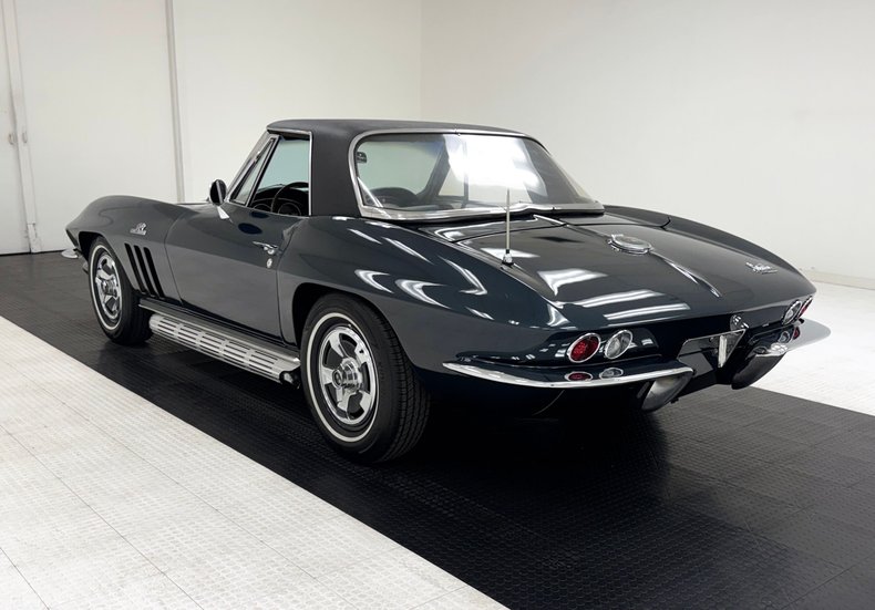 Chevrolet-Corvette-1966-Laguna-Blue-Metallic-Dark-Blue-12