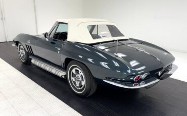 Chevrolet-Corvette-1966-Laguna-Blue-Metallic-Dark-Blue-13