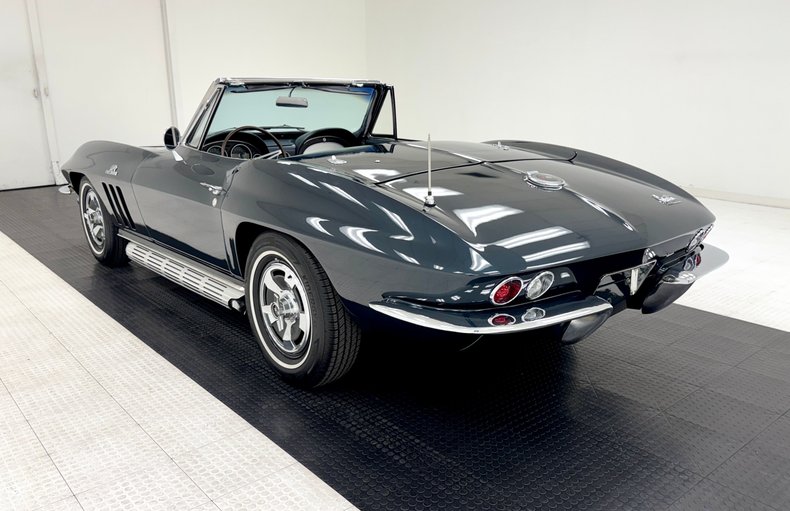 Chevrolet-Corvette-1966-Laguna-Blue-Metallic-Dark-Blue-14