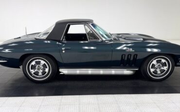 Chevrolet-Corvette-1966-Laguna-Blue-Metallic-Dark-Blue-15