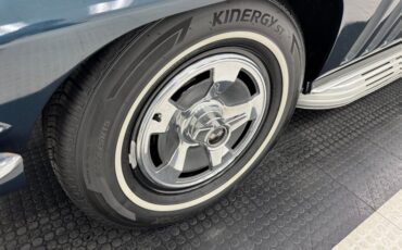 Chevrolet-Corvette-1966-Laguna-Blue-Metallic-Dark-Blue-21