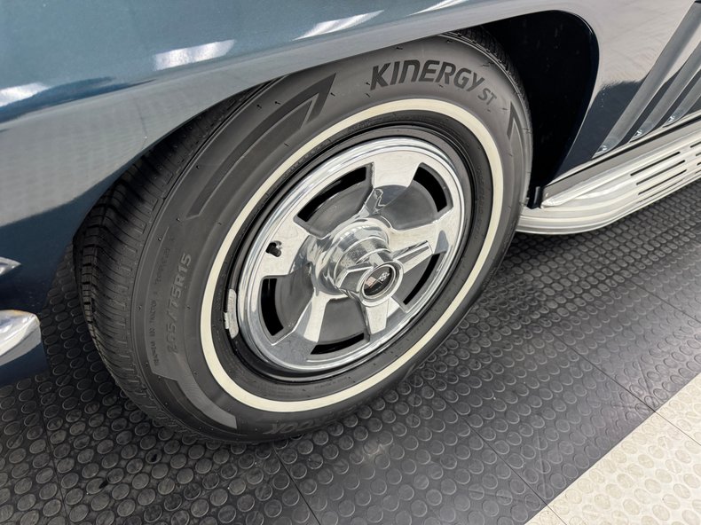 Chevrolet-Corvette-1966-Laguna-Blue-Metallic-Dark-Blue-21