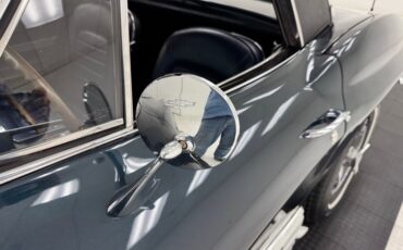 Chevrolet-Corvette-1966-Laguna-Blue-Metallic-Dark-Blue-28