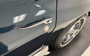 Chevrolet-Corvette-1966-Laguna-Blue-Metallic-Dark-Blue-29